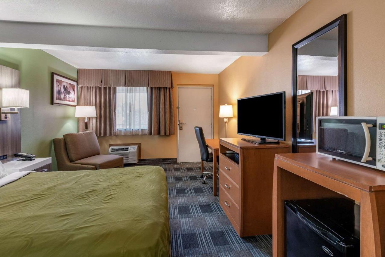 Quality Inn Madras Exterior photo